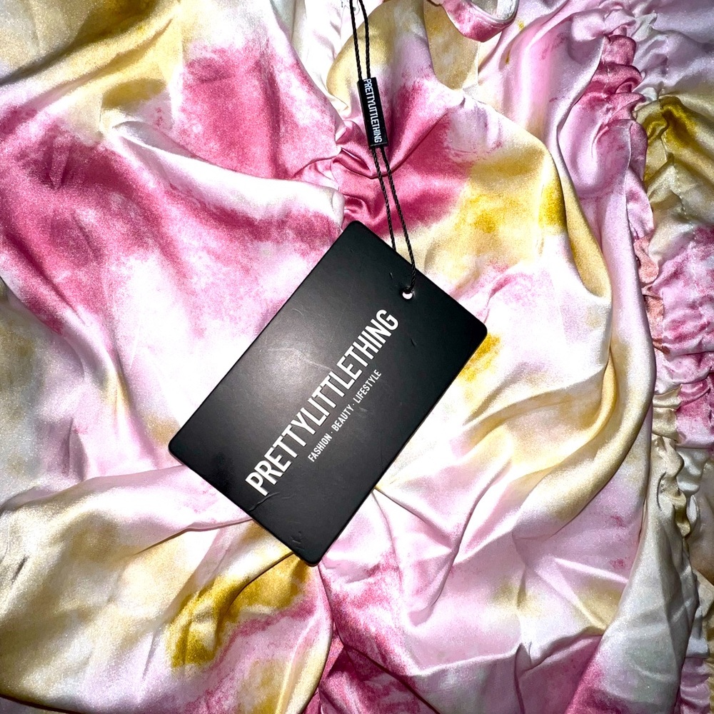 Pretty Little Thing NWT Tie Dye Satin lace up back riches Bodycon dress 10 UK